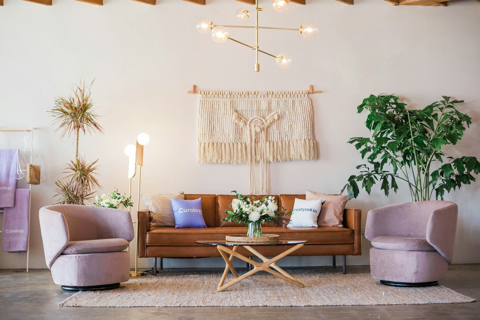 Sofas in Bouclé, Linen & Leather